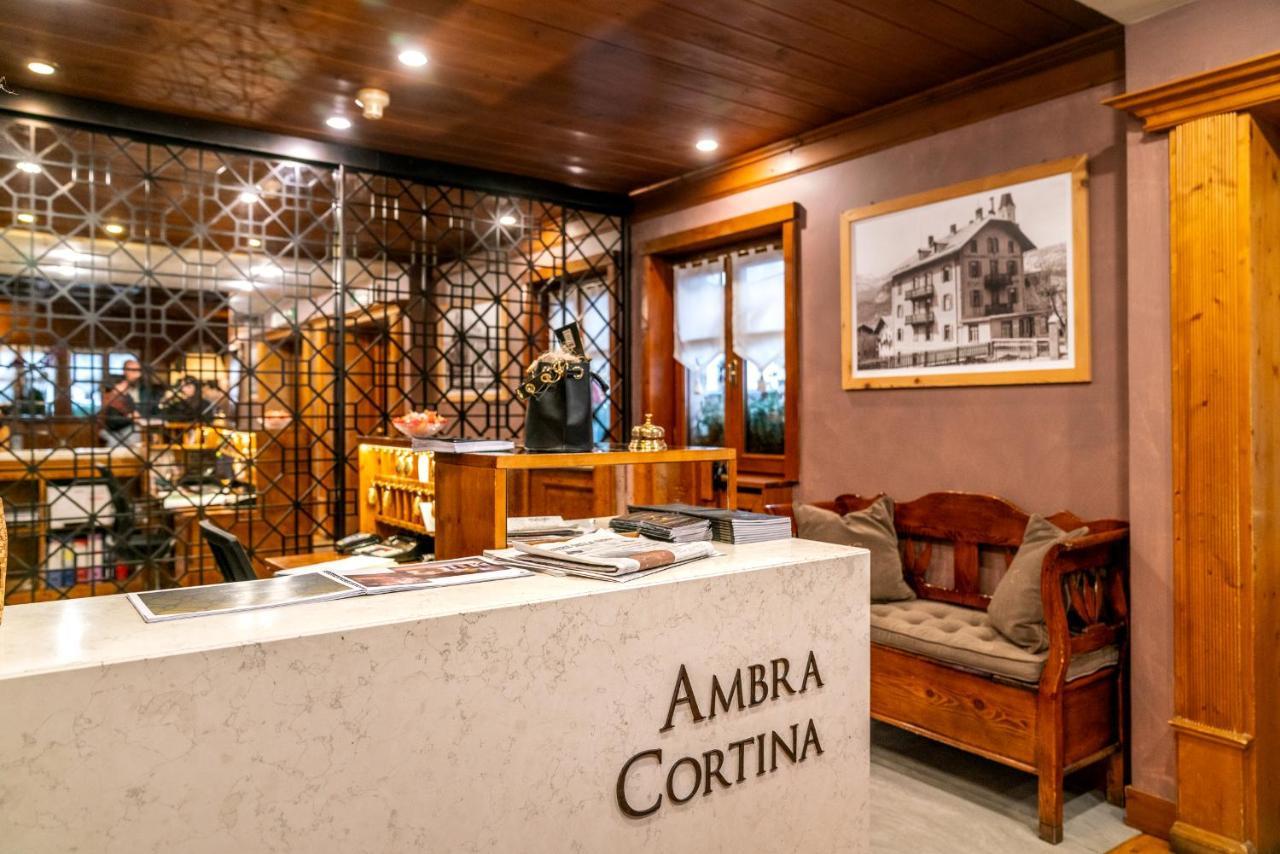 Ambra Cortina Luxury&Fashion Hotel Cortina dʼAmpezzo Exteriör bild